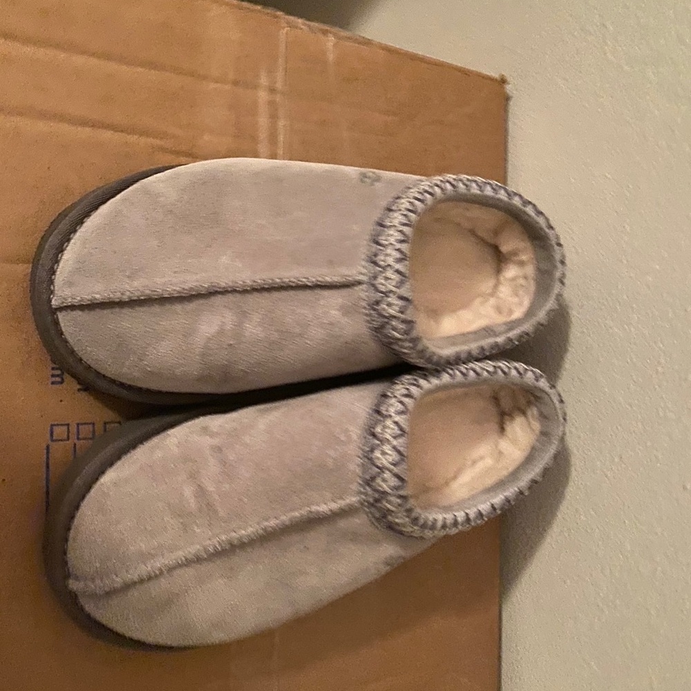 Gray Ugg Tasman